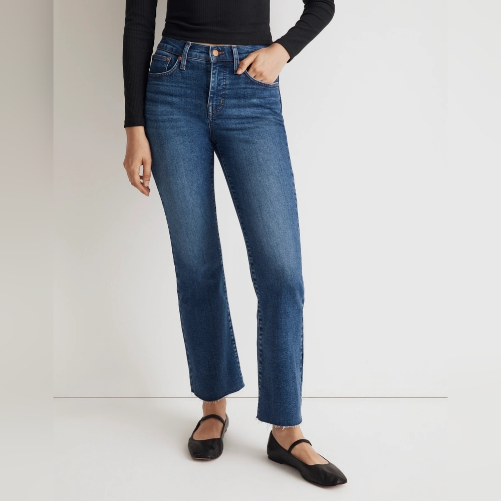 Madewell Tall Kick Out Crop Jeans Brinton Wash + Stretch Size 28 Tall Raw Hem